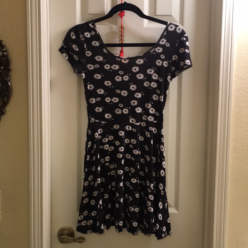 Daisy Dress Cap Sleeves